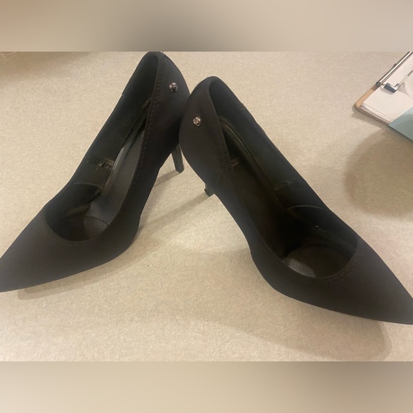 Simply Vera Wang Black 3" heel: Size 7 M - Picture 2 of 5